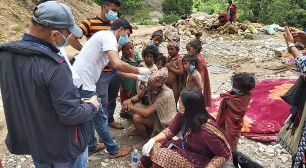 राउटे वस्तीमा एक महिनामै ३ जनाको मृत्यु भएपछि सामुहिक स्वास्थ्यजाँच  (तस्विरहरु)