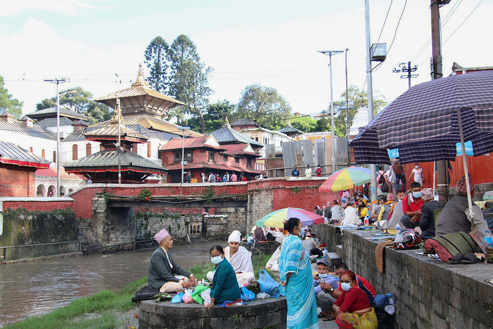 सोह्रश्राद्ध सुरु, पितृलाई तर्पण दिन पशुपतिमा घुइँचो (तस्बिरहरु)