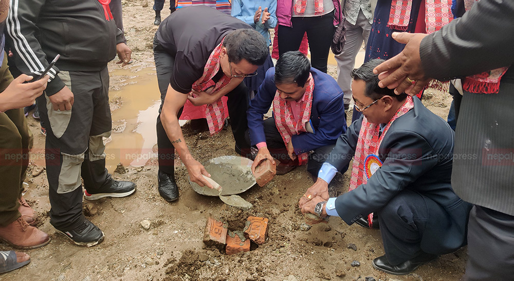 बाह्रविसेको दुरुमथलीमा १५ बेडको अस्पताल निर्माण सुरु, दुर्गमका वासिन्दा खुसी