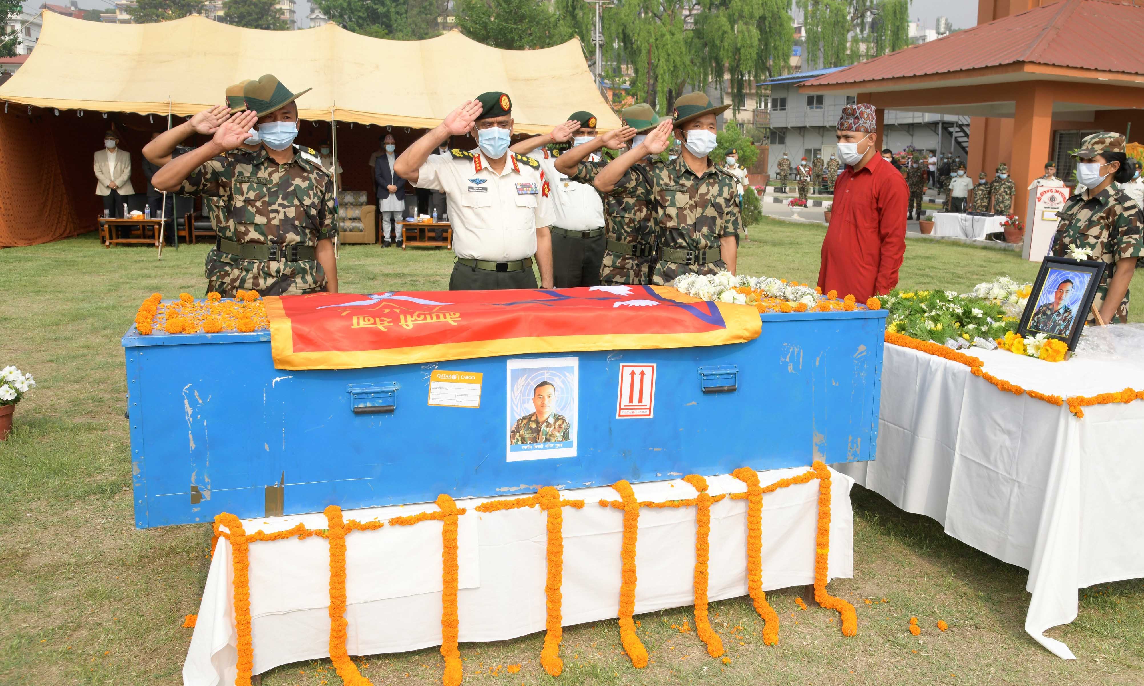 कंगोमा मारिएका सैनिक गुरुङलाई अन्तिम सम्मान