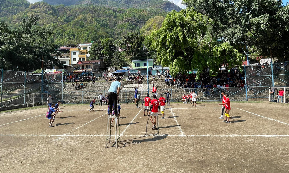 सिन्धुपाल्चोकमा अन्तरपालिका स्तरीय भलिबल सुरु