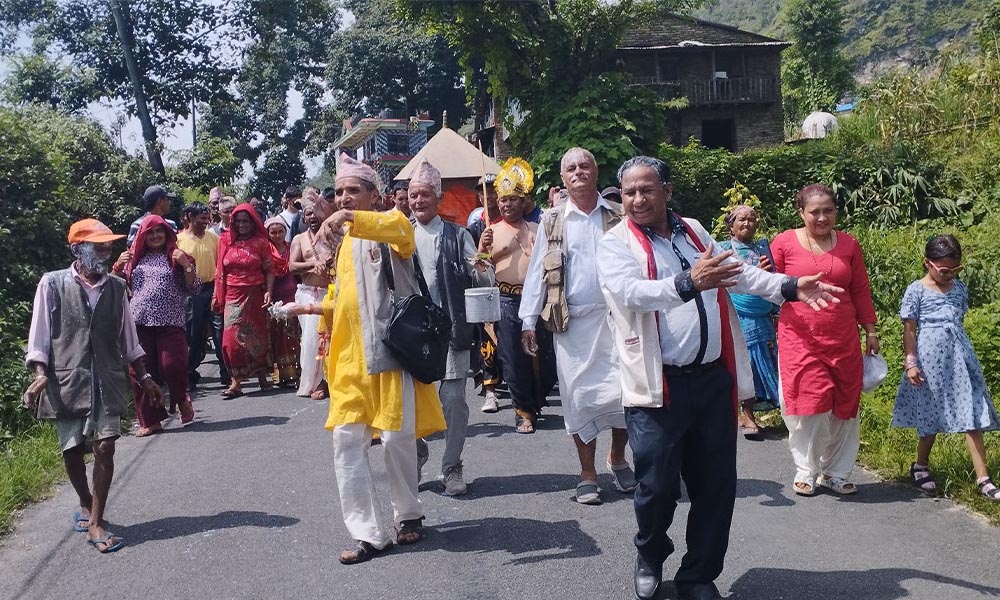 पोखराको कास्कीकोटमा साढे ५०० वर्ष पुरानो दहीको होली खेल्ने संस्कृति