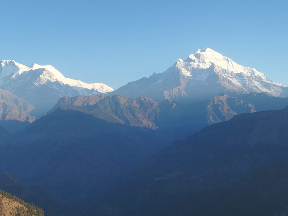 धमिलिँदै छ धौलागिरिकाे धवल स्वरुप