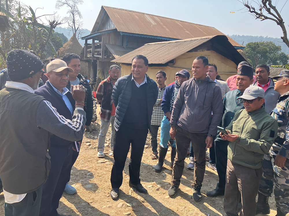 चितवनको बाँदरझुला अझै अँध्यारोमा, छिट्टै विद्युत् पुर्‍याउने प्राधिकरणको प्रतिबद्धता