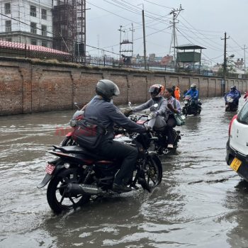 १२ घण्टादेखि देशैभर निरन्तर झरी, कहिलेदेखि खुल्छ मौसम ?