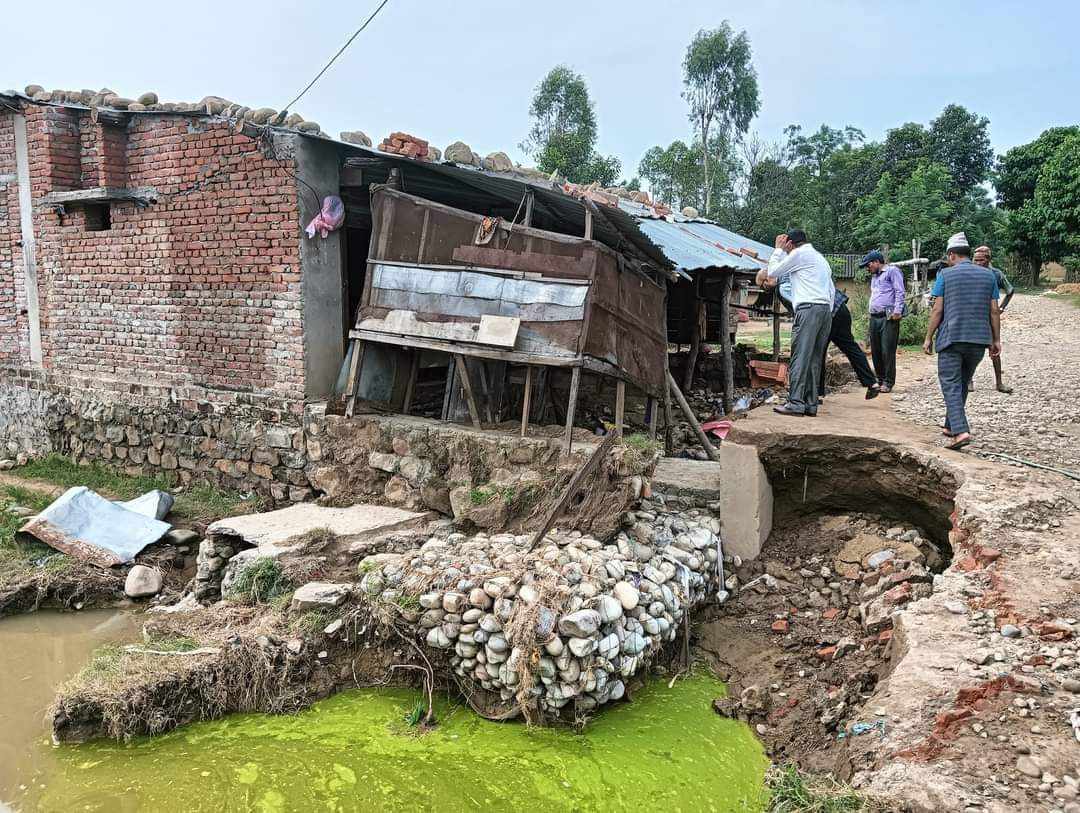 बाढी प्रभावितलाई तीनै तहको सरकारले राहत र क्षतिपूर्तिको व्यवस्था गर्नुपर्छ : मन्त्री भाट