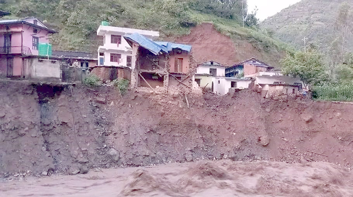 रुकुमपश्चिममा बाढीले घर बगाउँदा तीन बालबालिकाको मृत्यु, एक जना बेपत्ता