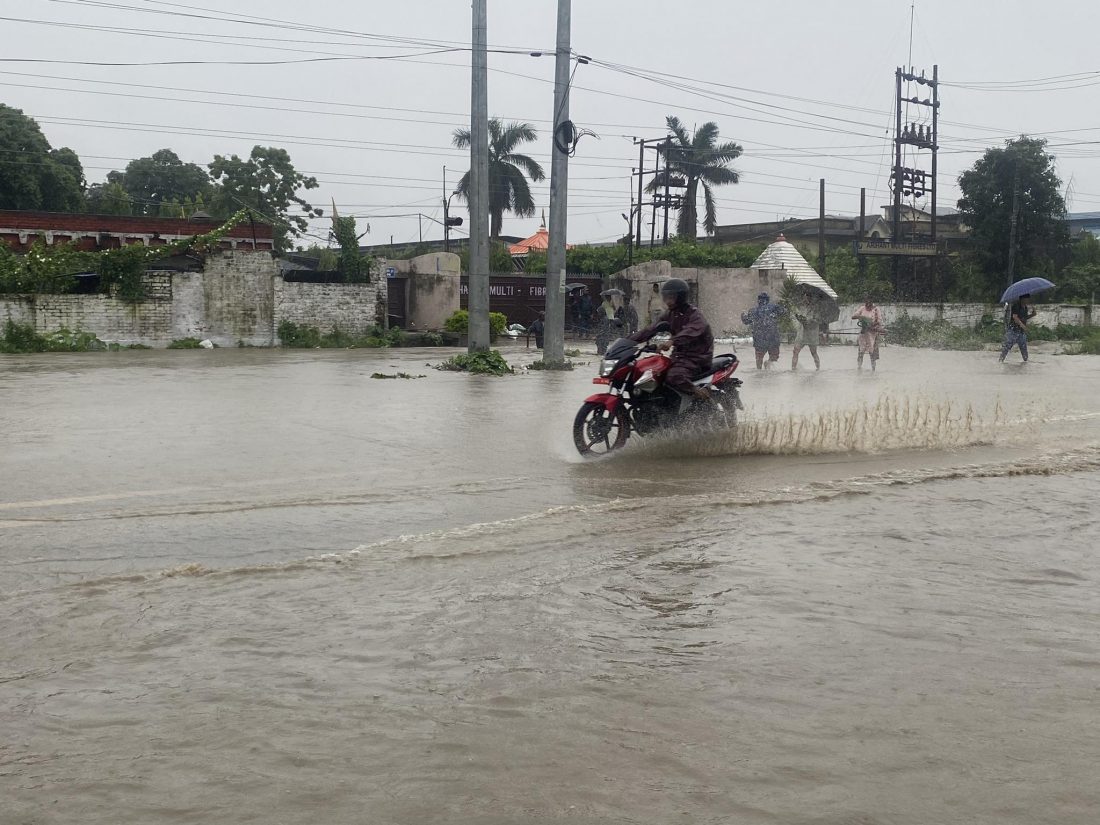 मोरङ र सुनसरीमा भारी वर्षा, सतर्क रहन अनुरोध