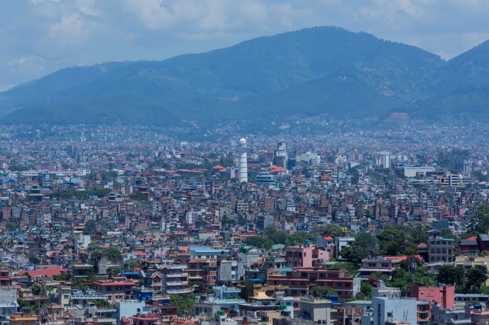 दिउँसाे आकाश खुल्दा देखिएको रमाइलो र घमाइलो काठमाडौं (फोटो फिचर)