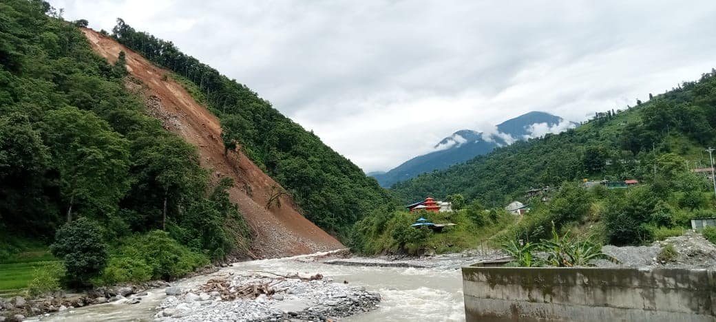 सुक्खा पहिरोले त्रासमै बित्छ तिपेनीबासीको दिन