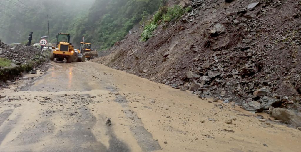 खुल्यो पृथ्वी राजमार्ग