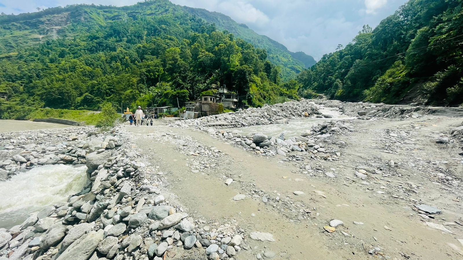 तातोपानी नाका पुग्ने खाग्दल खोलामा २१ दिनभित्र बेलिब्रिज राखिने