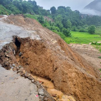 मन्थली–काठमाडौँ आवागमन फेरि अवरुद्ध