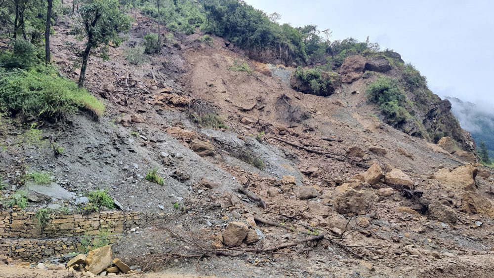 अपडेटः बाढी, पहिरोमा मृत्यु हुनेको संख्या १०४ पुग्यो