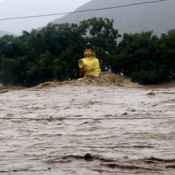 नारायणी नदीले गैडाकोटका एक सयभन्दा बढी घर डुबानमा