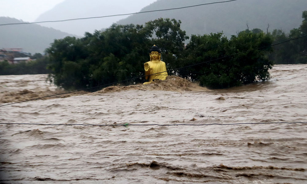 नारायणी नदीले गैडाकोटका एक सयभन्दा बढी घर डुबानमा