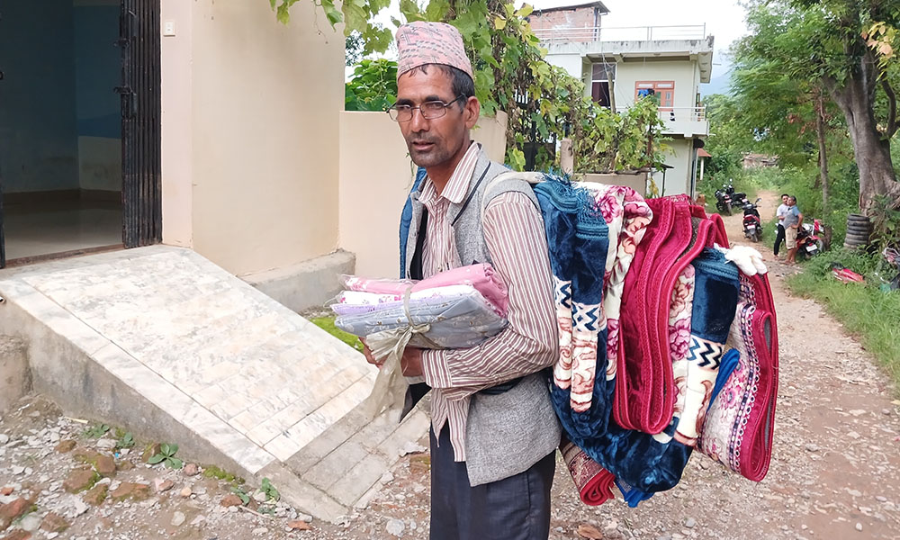 घुमन्ते व्यापारमा रमाएका जुम्लाका ‘काफ्ले बा’