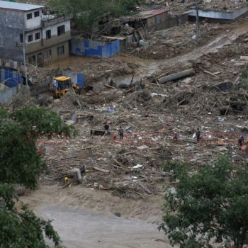 ललितपुरमा बाढीपहिरोः थप ६ जनाको शव भेटियो, मृतककाे संख्या ४० पुग्याे