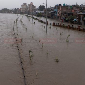 बागमतीले खतराको तह पार गरेपछि करिडोर क्षेत्रकाे अवस्था (तस्बिरहरु)