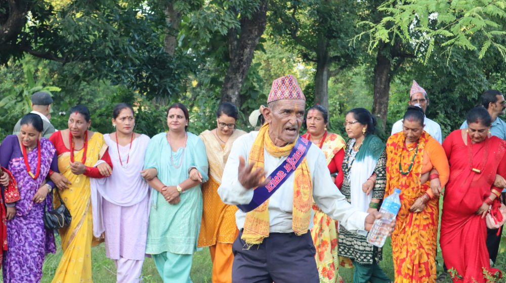 ५५ वर्षदेखि सुदूरमा देउडा खेलाउँदै रामदत्त जोशी