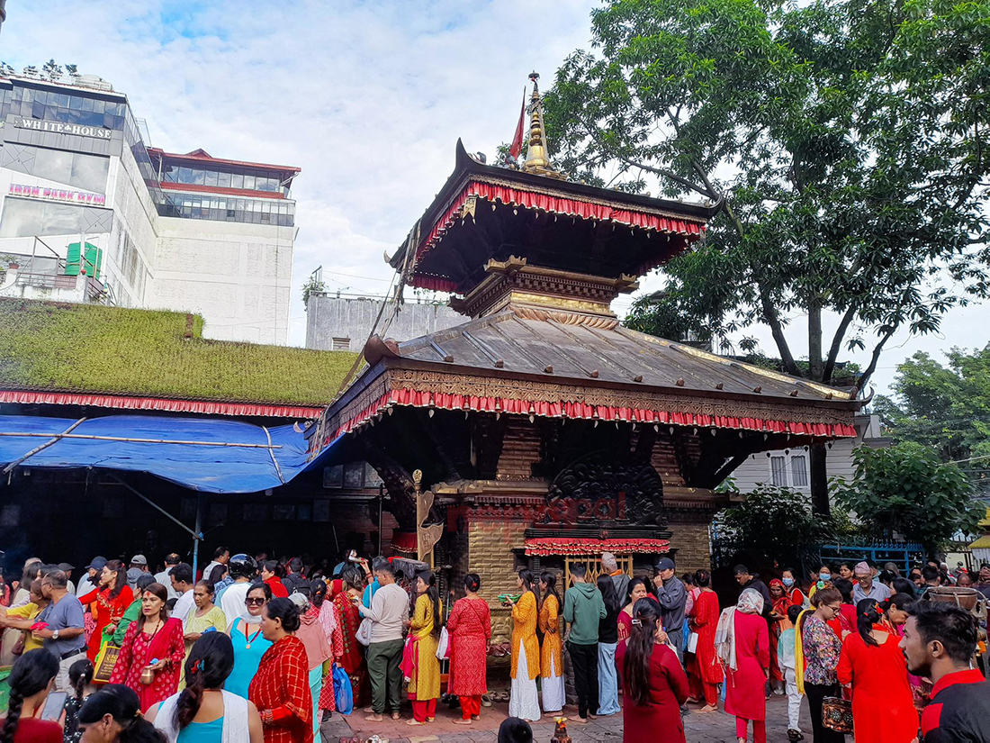 आज गणेश चतुर्थीः गणेश मन्दिरमा बिहानैदेखि भक्तजनको भीड