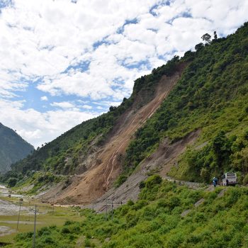 तीन दिनदेखि जयपृथ्वी राजमार्ग अवरुद्ध