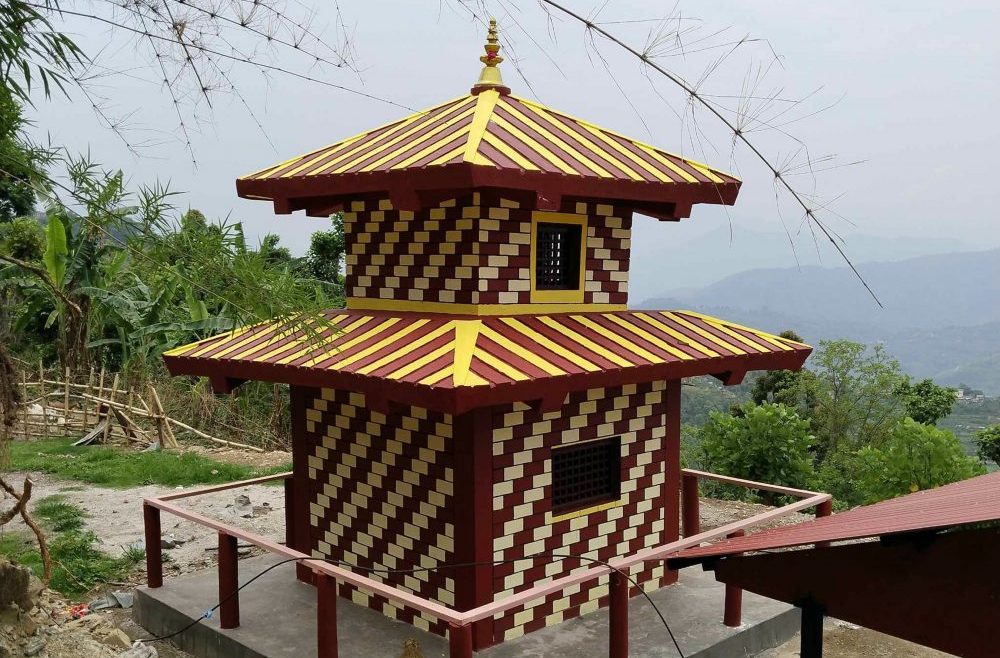 दश लाख खर्चेर राधाकृष्ण मन्दिर पुनःनिर्माण