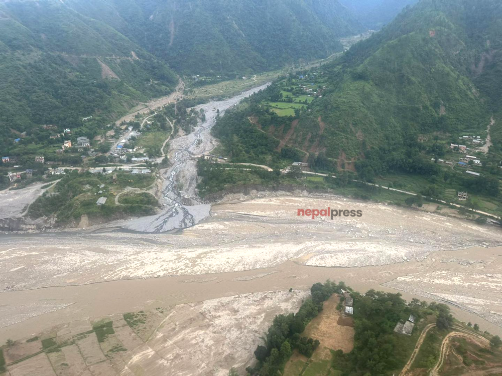 यस्तो छ रोशी र सुनकोशीले बगाएको बीपी राजमार्गको ताजा अवस्था (तस्बिरहरू)