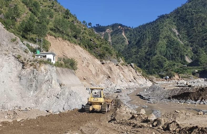 क्षतिग्रस्त विपी राजमार्गः जाइकाको निर्णय कुर्दै सडक डिभिजन