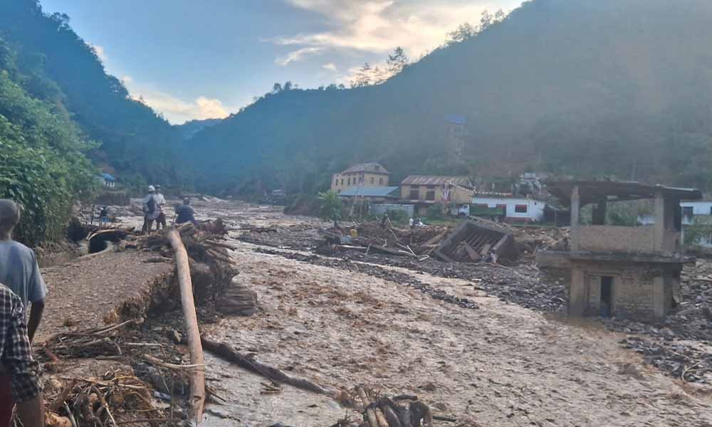 काभ्रेका बाढीपहिरो प्रभावितको विचल्ली, काजकिरियासमेत आफन्त र भाडाको घरमा