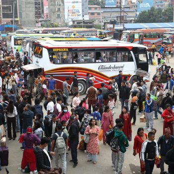 दशैंमा काठमाडौंबाट गाउँ फर्किनेको लर्को (तस्बिरहरू)