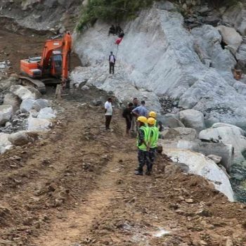 काठमाडौंबाट बाहिरिँदै हुनुहुन्छ, थाहा पाउनुहोस् कुन सडकको अवस्था कस्तो ?