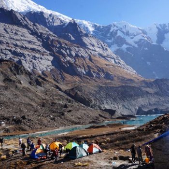 अन्नपूर्ण प्रथम हिमालको आधार शिविर क्षेत्रमा पर्यटकको भीड