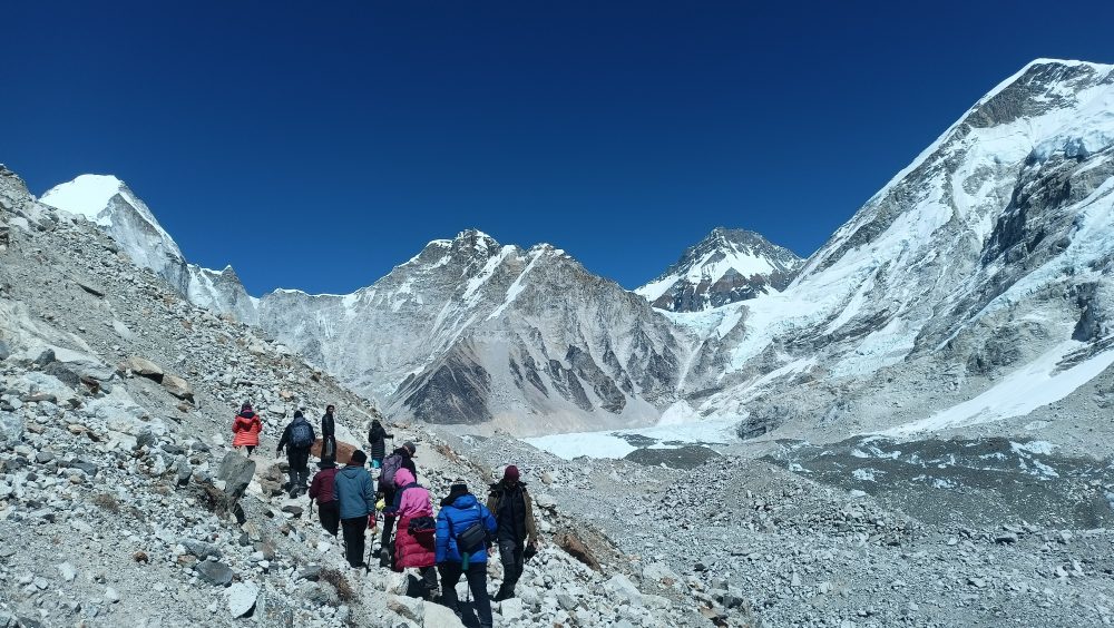 असोजमा ९ हजार पर्यटक पुगे सगरमाथा क्षेत्र