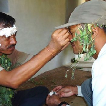 दशैँमा सेतो टीका- यस्तो छ परम्परागत र जातीय विशेषता