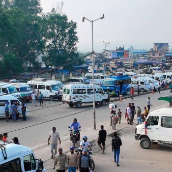 दशैँले ल्यायो खुशी- वीरेन्द्रनगरमा कालापहाडबाट फर्किनेको भिड