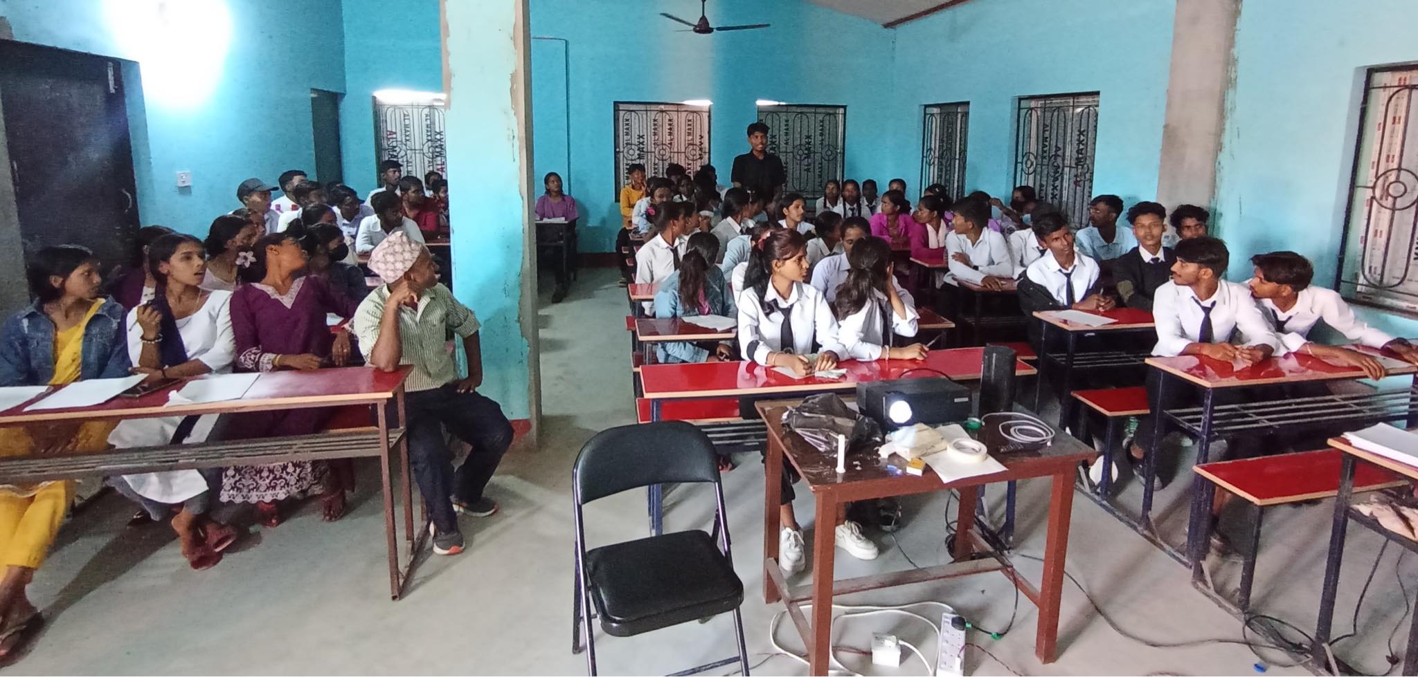 कक्षा १२ का विद्यार्थीलाई रूपनगर क्याम्पसद्वारा वित्तीय साक्षरता तालिम