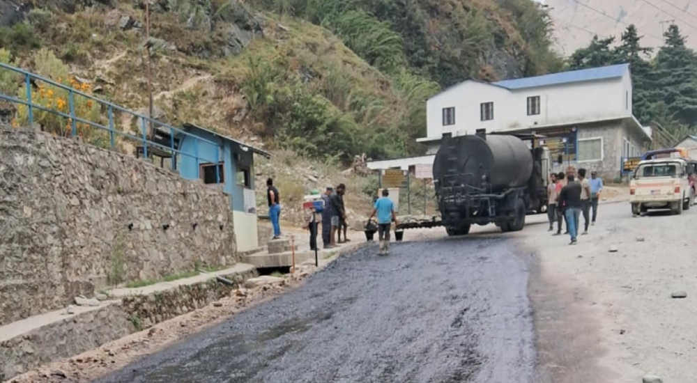 कालीगण्डकी करिडोरस्म्याग्दीको दाना खण्डमा धमाधम कालोपत्र हुँदै