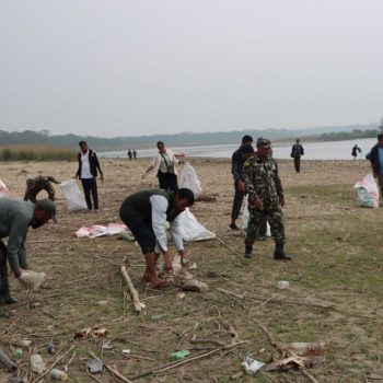 लोपोन्मुख जलचर जोगाउन राप्ती नदी सरसफाइ