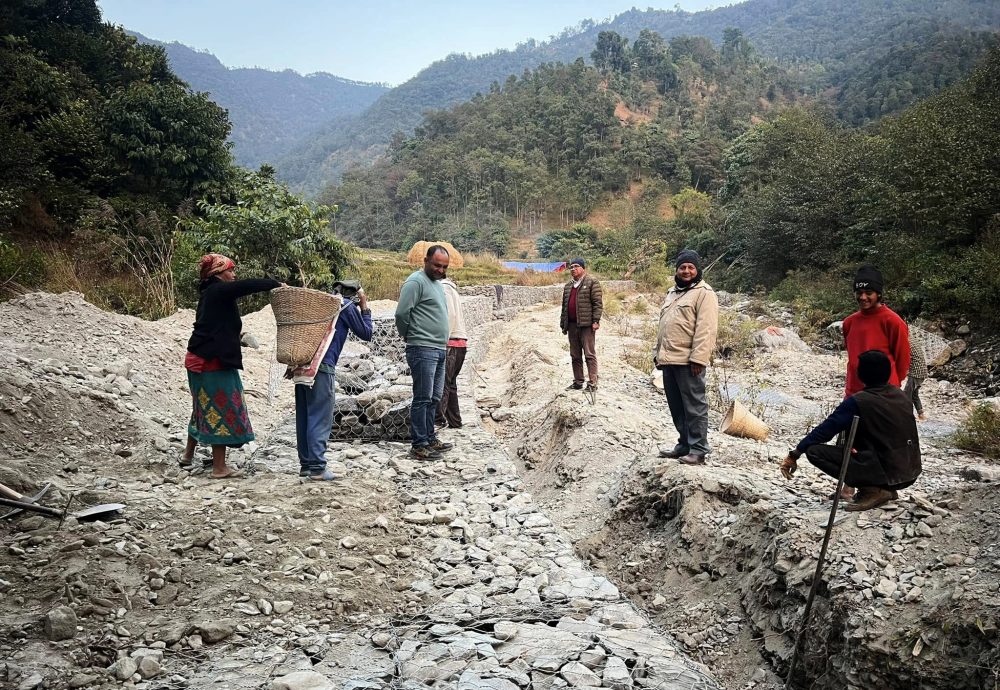 गलकोटका दुई सडक कालोपत्र गरिँदै