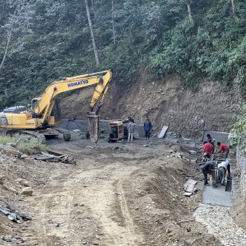 एक्काइस वर्षपछि बागलुङमा सडक स्तरोन्नति हुँदै