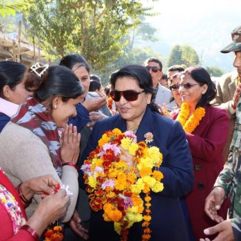 पोखरामा विद्या भण्डारीको एक साता : एमाले पङ्क्तिसँग अर्थपूर्ण पुनर्मिलन, ‘तपाईँ नै हाम्रो नेता हो’