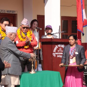 प्रधानमन्त्री ओलीले उद्घाटन गरे आफू ३ कक्षासम्म पढेकाे विद्यालयको भवन