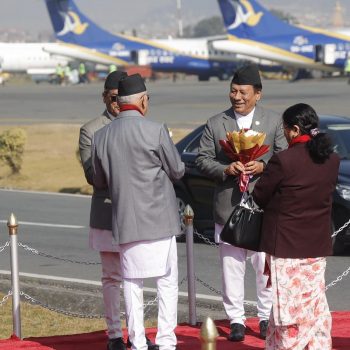 प्रधानमन्त्री चीन जाँदा बिदाईमा देखिएन लावालस्कर, विमानस्थलमा दुईजना मात्र मन्त्री