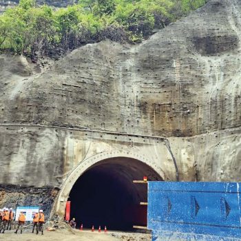 सिद्धबाबामा तीनवटै बाइपास सुरुङको ‘ब्रेक थ्रु’