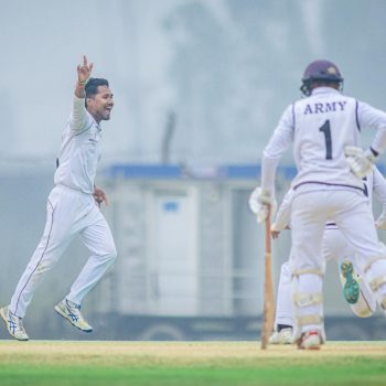 जय ट्रफी फाइनल : १०३ रनको लक्ष्य पछ्याएको आर्मी लड्खडाउँदै